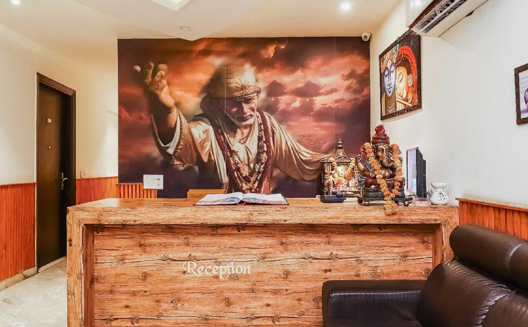 Hotel O Shri Sai Делхи Екстериор снимка