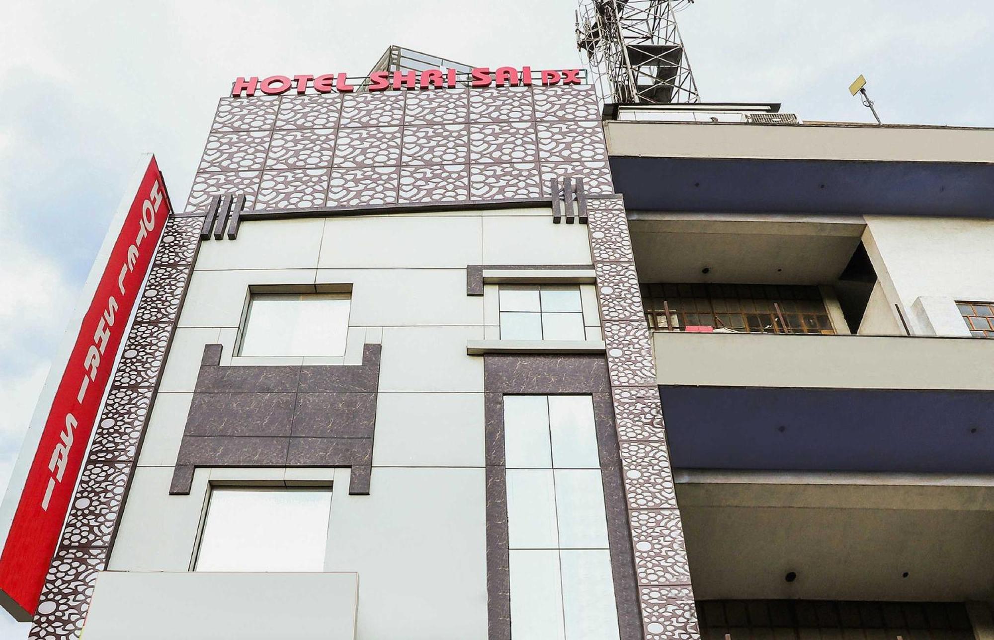 Hotel O Shri Sai Делхи Екстериор снимка