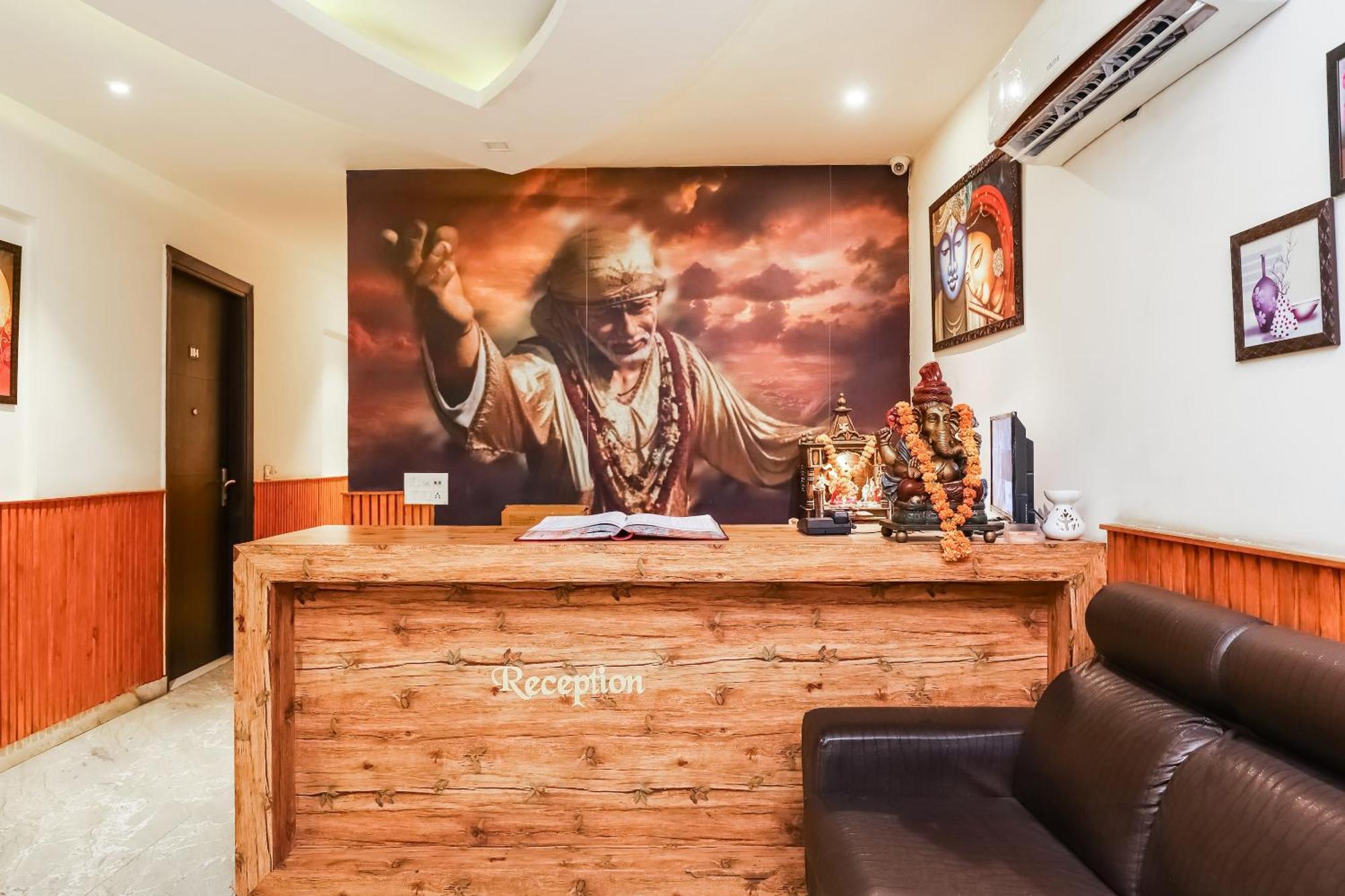 Hotel O Shri Sai Делхи Екстериор снимка